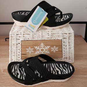 BareTraps Agatha Women's Sandals & Flip Flops Size 7 Black White Zebra Stripe
